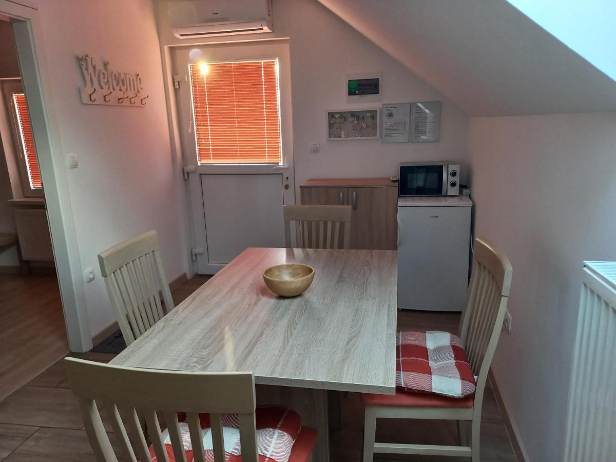 Apartment Marjetka Zirovnica Ngoại thất bức ảnh