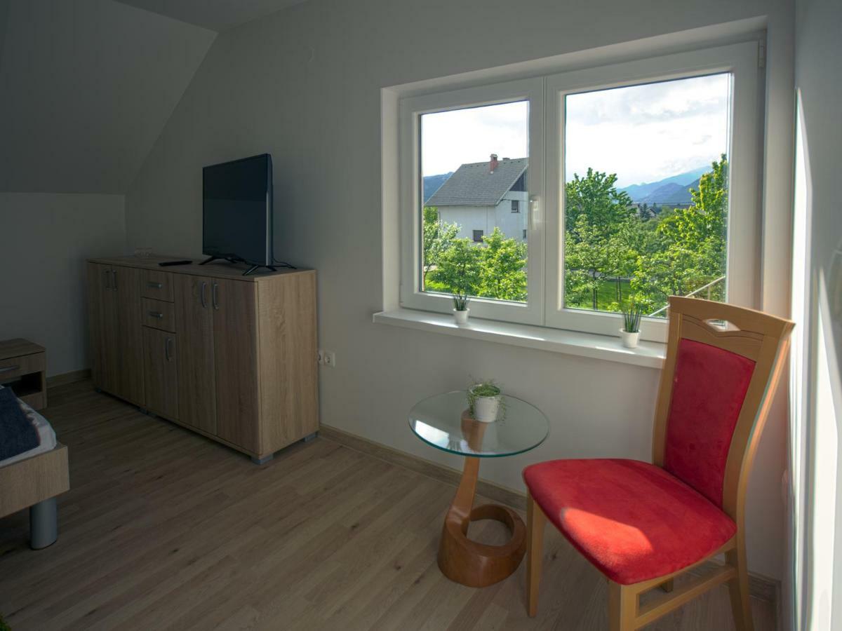 Apartment Marjetka Zirovnica Ngoại thất bức ảnh