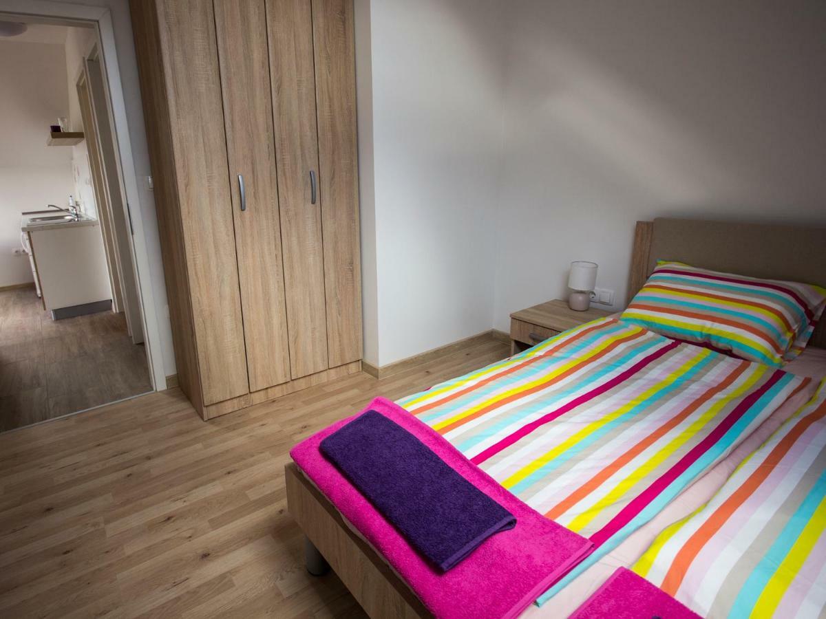 Apartment Marjetka Zirovnica Ngoại thất bức ảnh