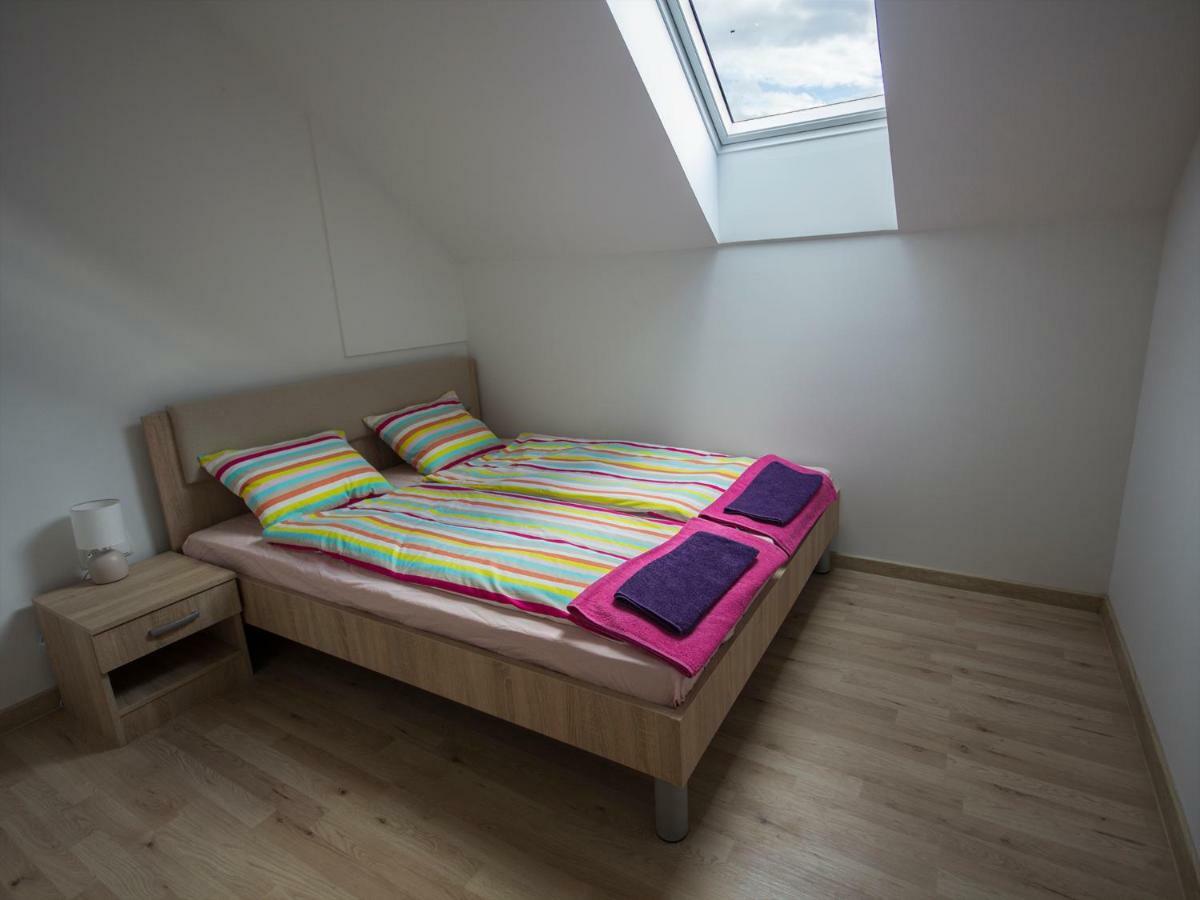 Apartment Marjetka Zirovnica Ngoại thất bức ảnh